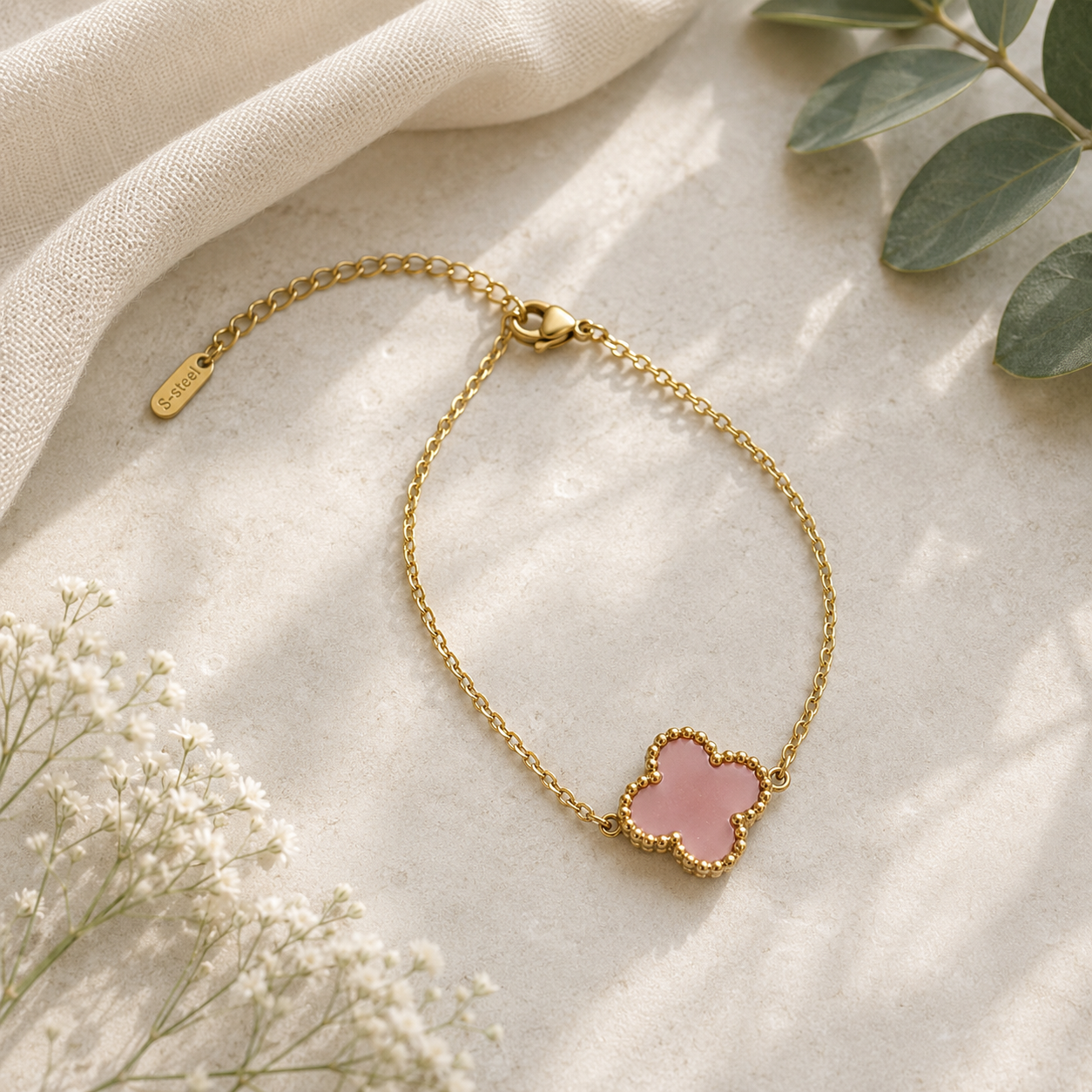 The Pink Amélie Clover Bracelet | Gold Plated