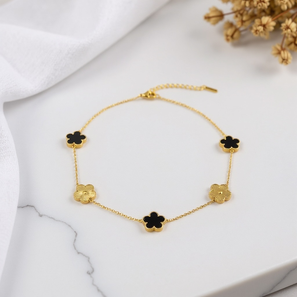 Black Clover Bracelet | 18k Gold Plated Clover Bracelet